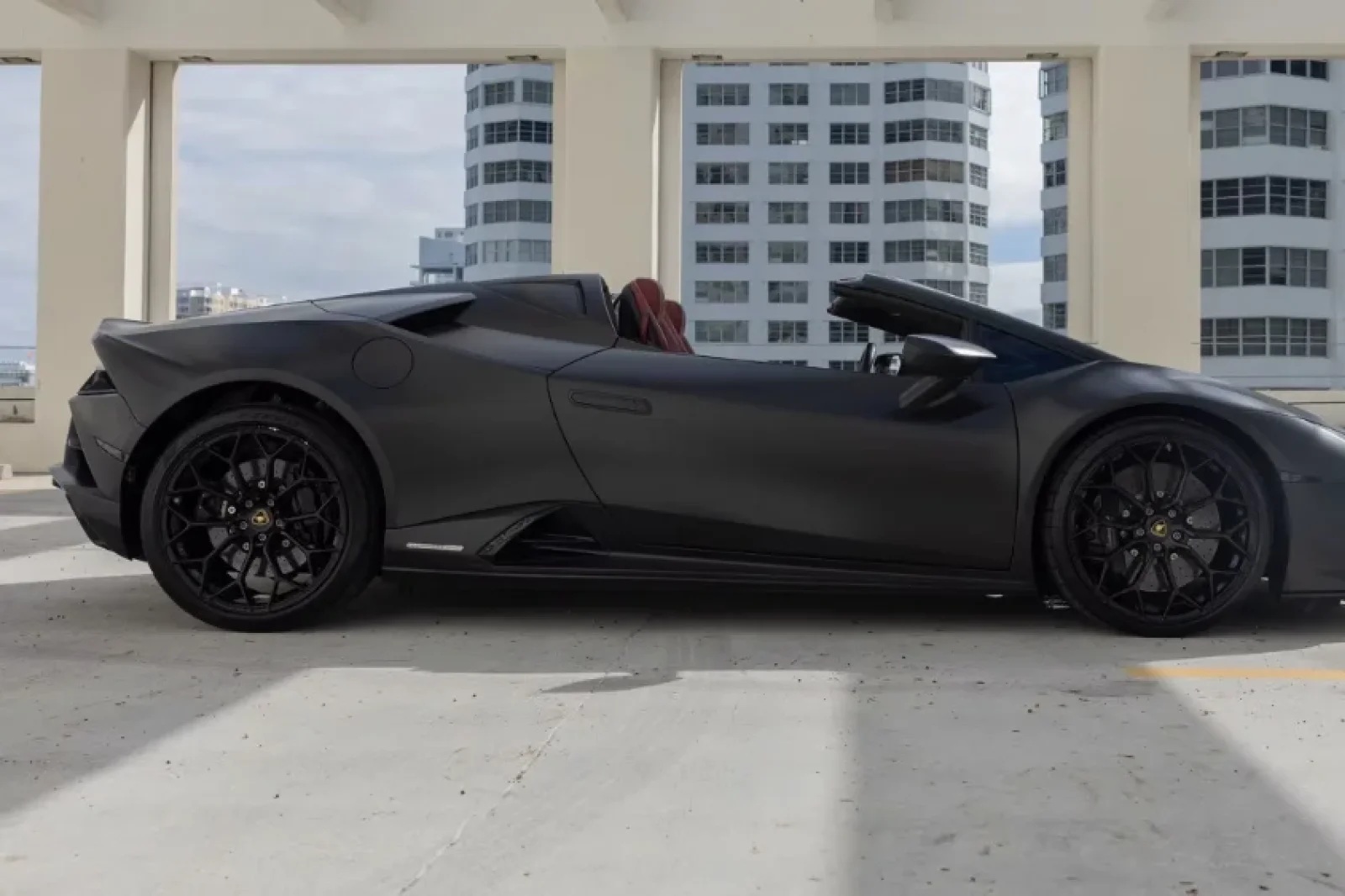 Miete Lamborghini Huracan EVO Schwarz 2025 in der Miami - 2 
