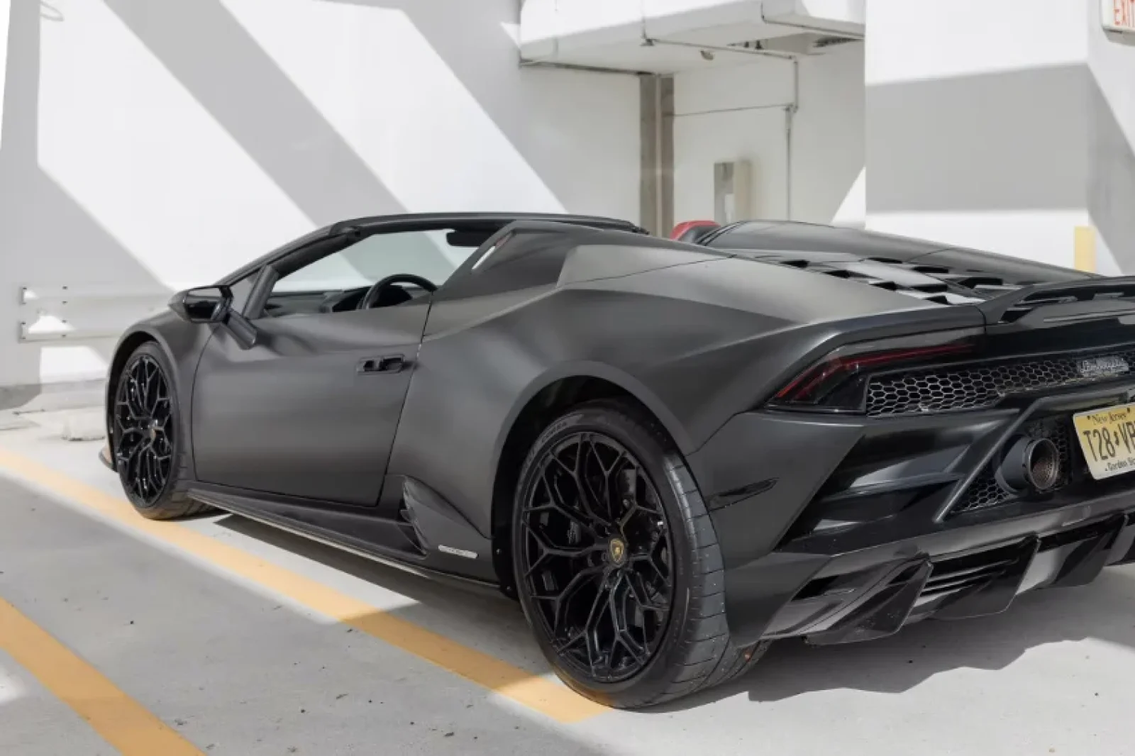 Miete Lamborghini Huracan EVO Schwarz 2025 in der Miami - 6 