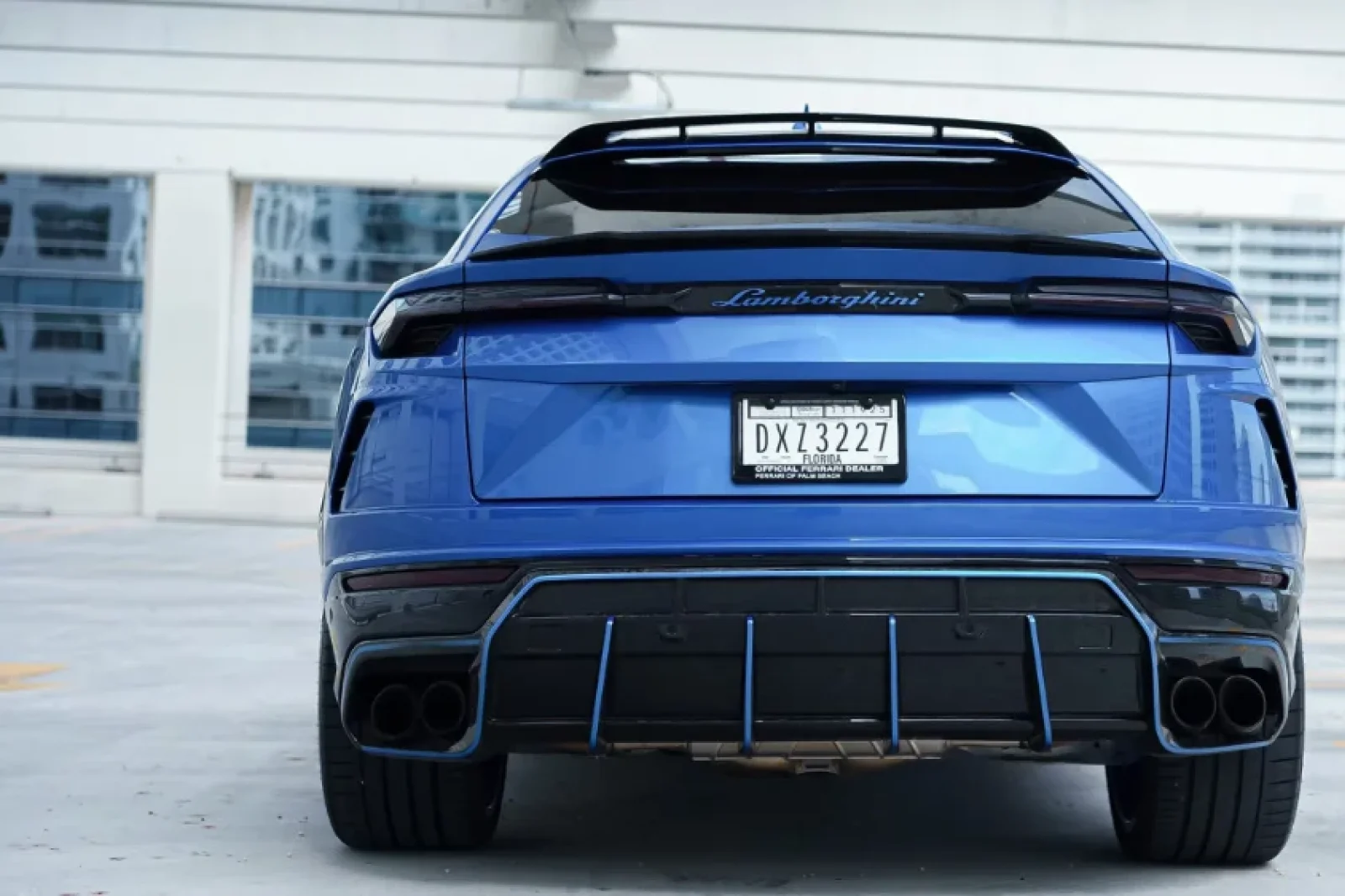 Loyer Lamborghini Urus  Bleu 2025 en Miami - 11 