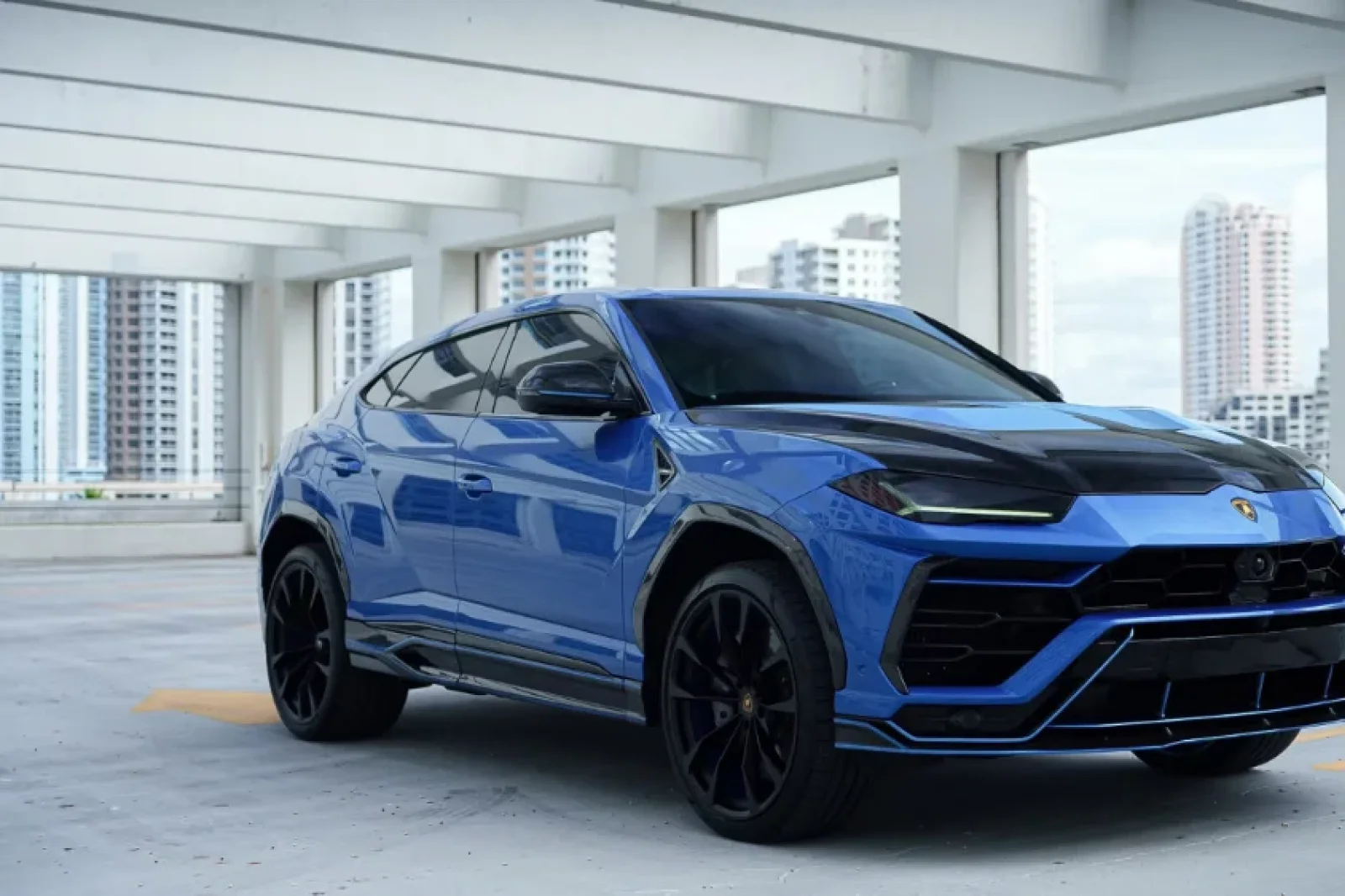 Loyer Lamborghini Urus  Bleu 2025 en Miami - 9 