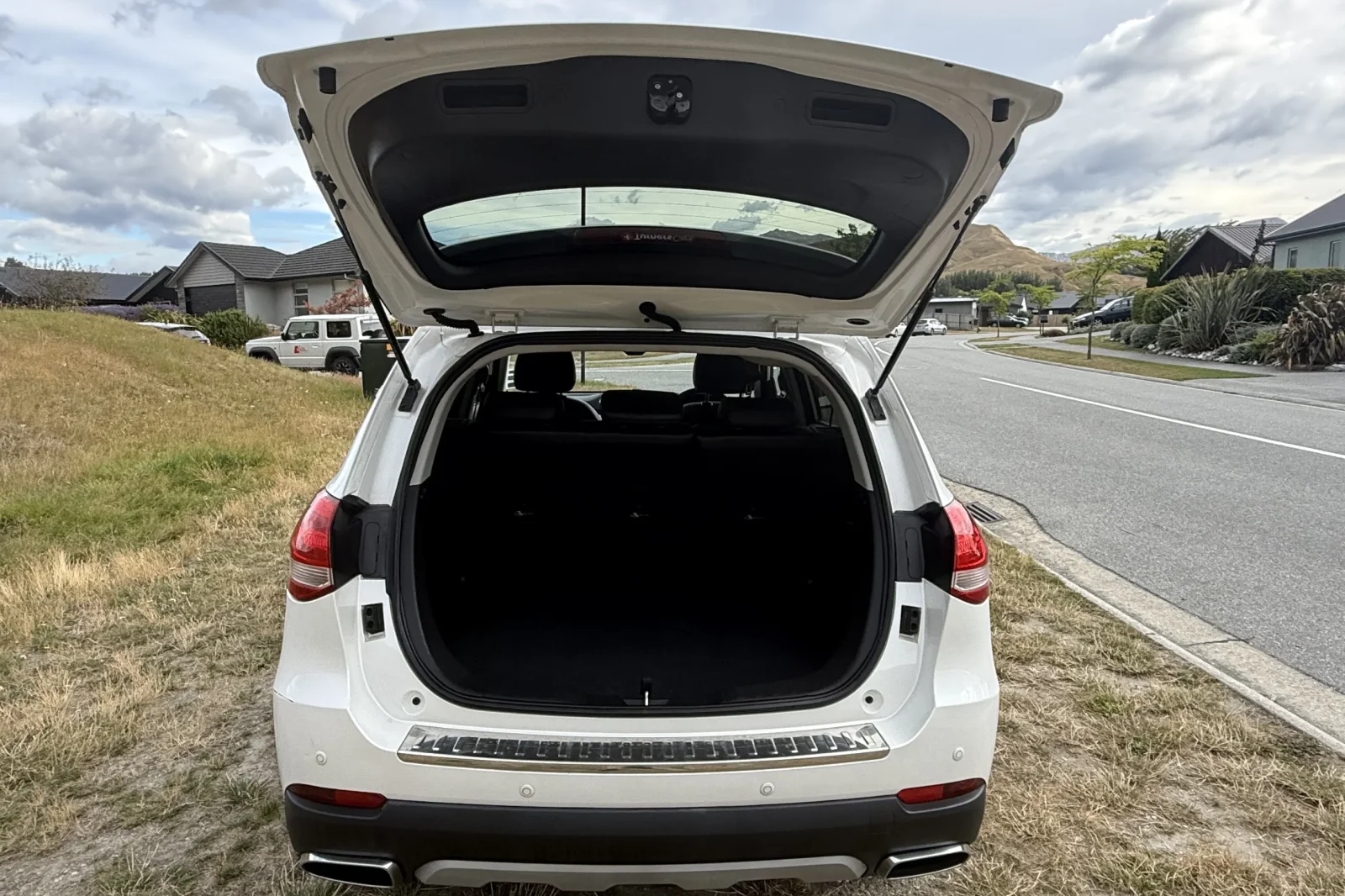 Rent Haval H6  White 2020 in Queenstown - 8 