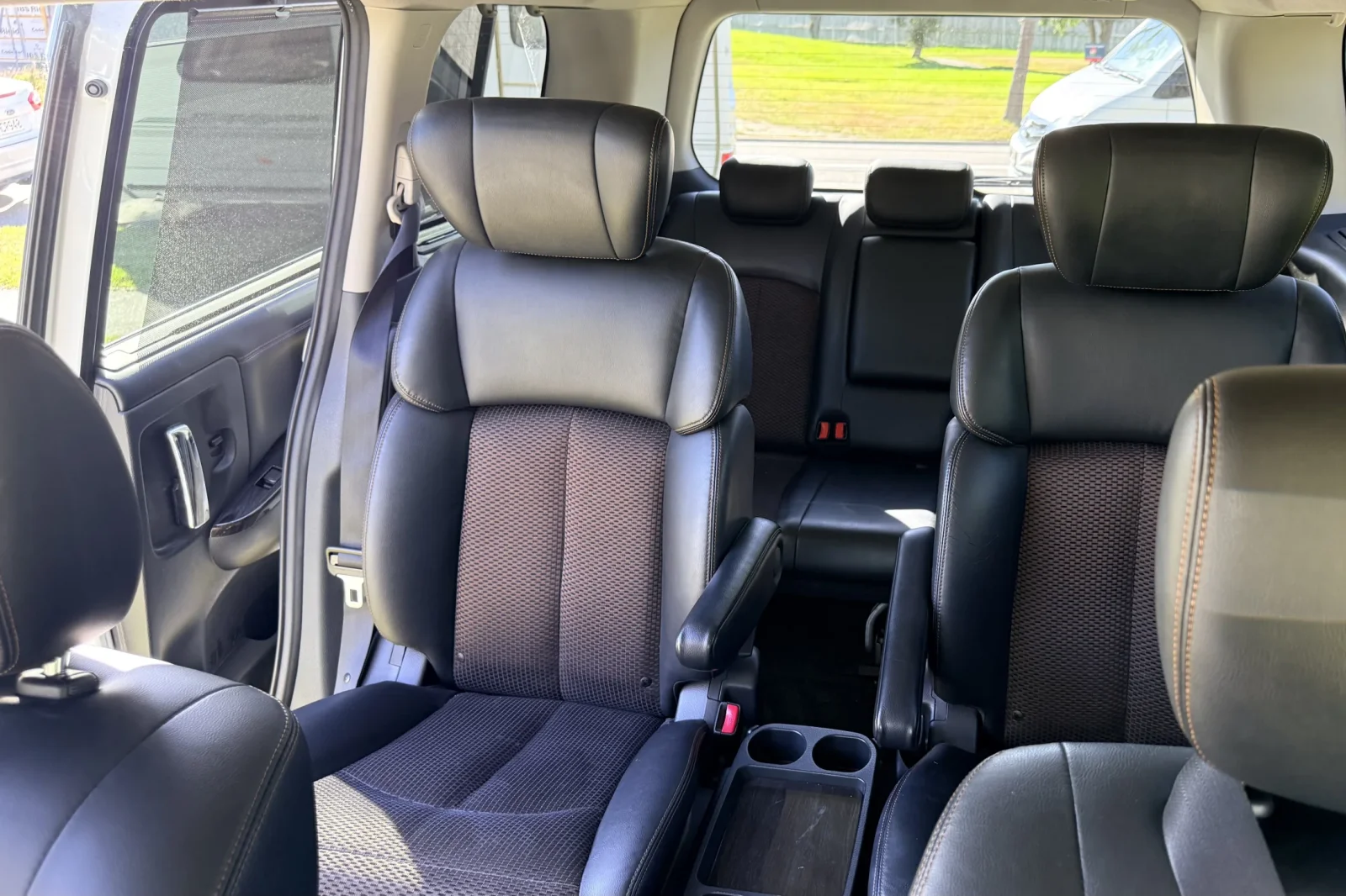 Rent Nissan Elgrand  White 2012 in Queenstown - 4 