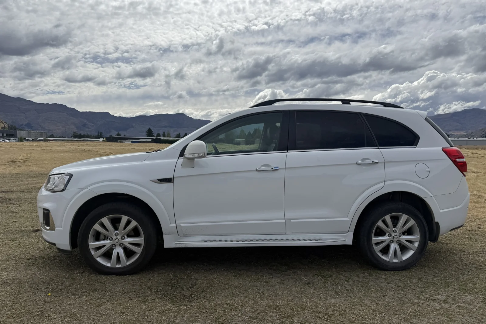 Rent Chevrolet Captiva  White 2018 in Queenstown - 2 