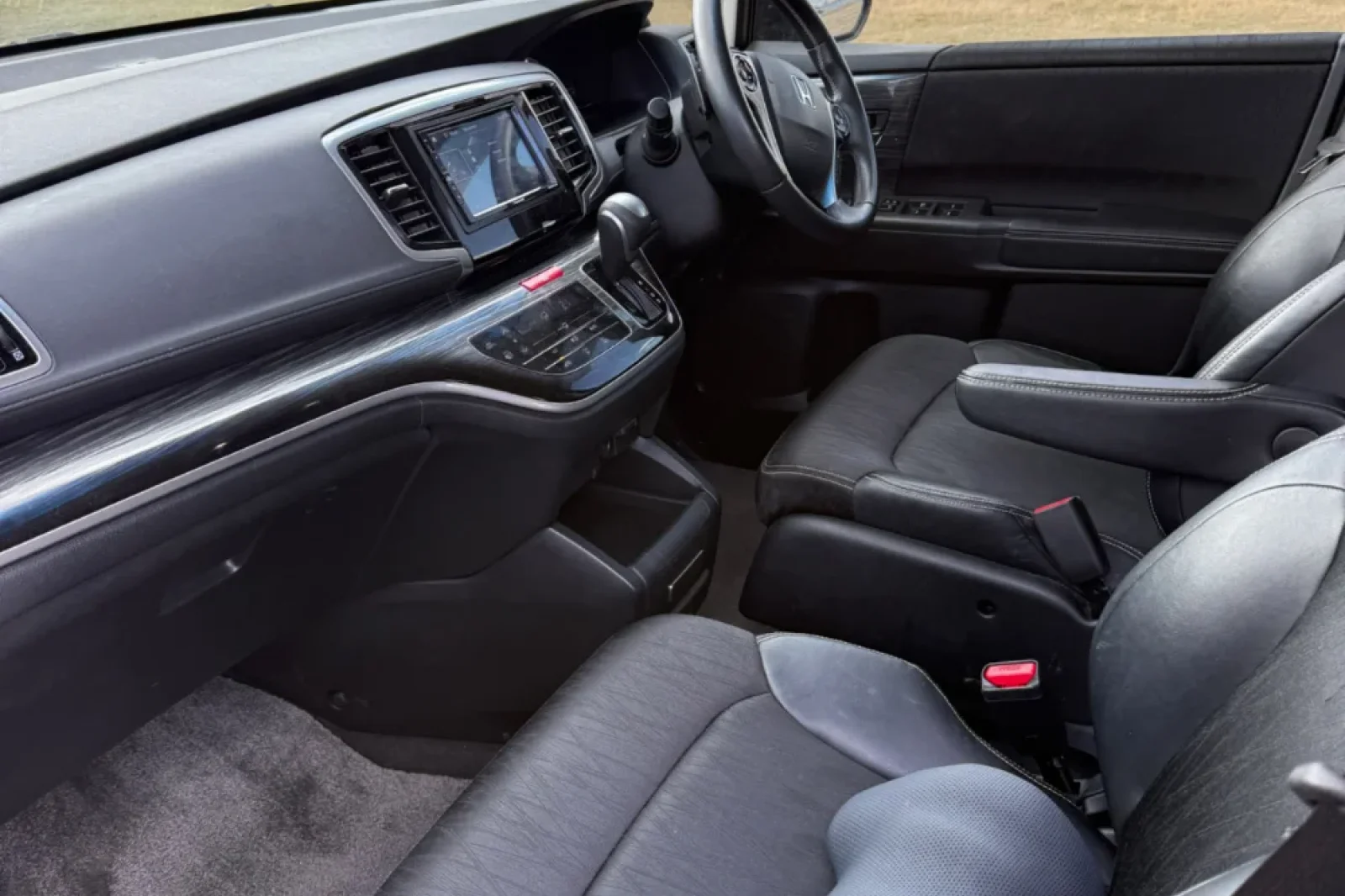 Rent Honda Odyssey  Black 2015 in Queenstown - 4 