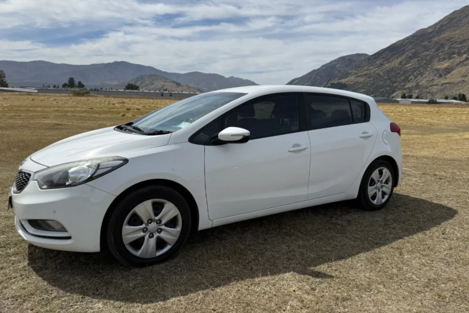 Rent Kia Cerato  White 2015 in Queenstown - 9 