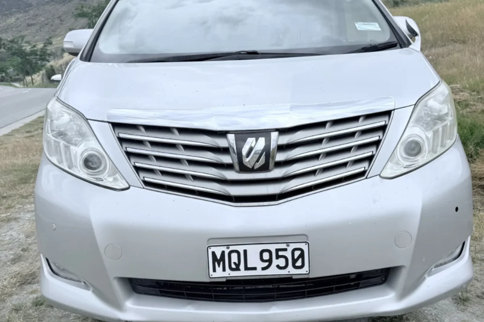 Rent Toyota Alphard  Grey 2010 in Queenstown - 2 