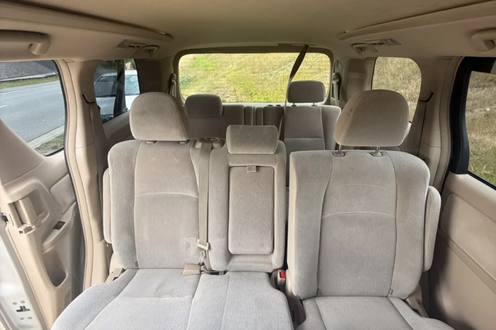 Rent Toyota Alphard  Grey 2010 in Queenstown - 5 