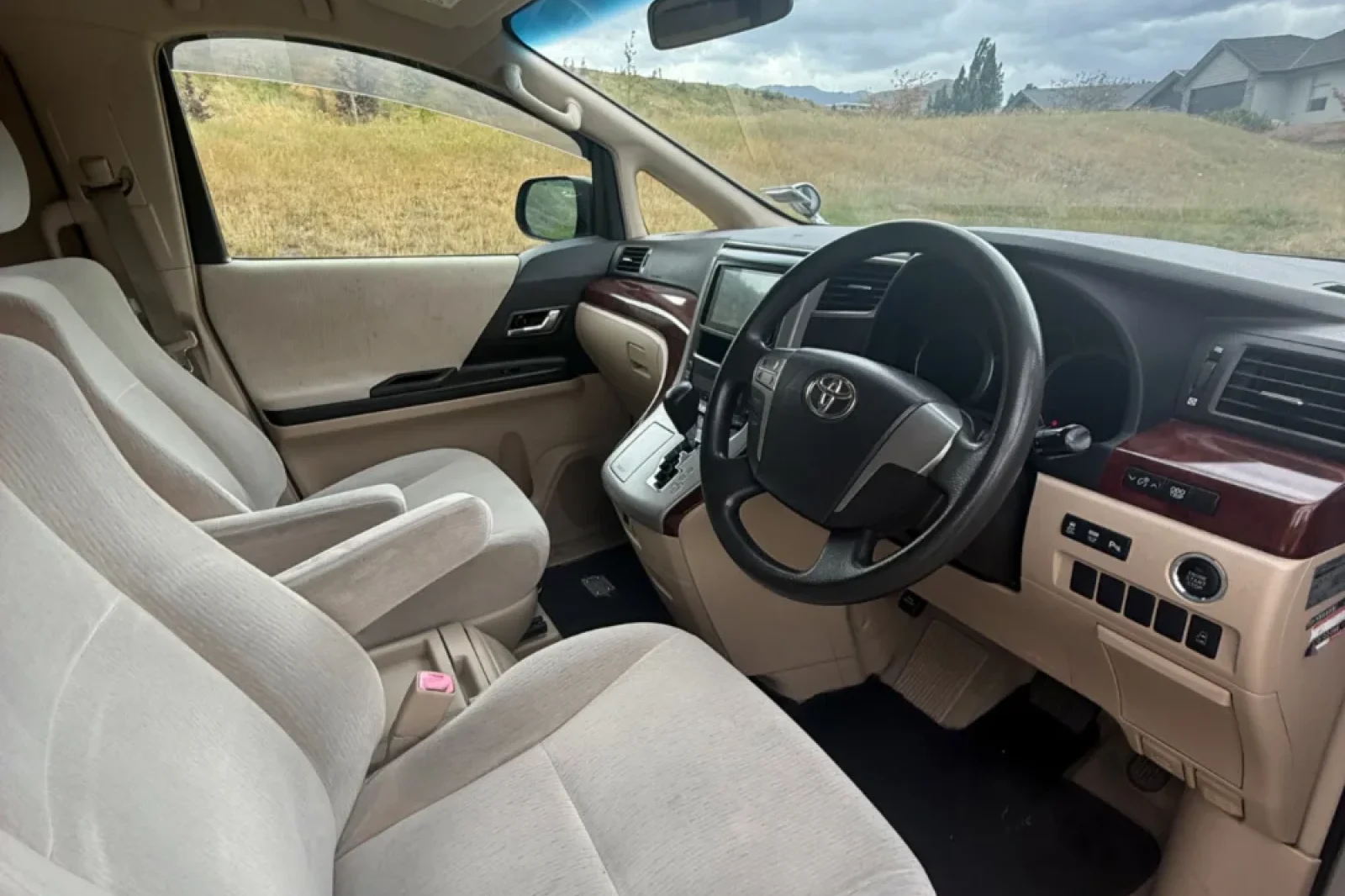 Rent Toyota Alphard  Grey 2010 in Queenstown - 8 