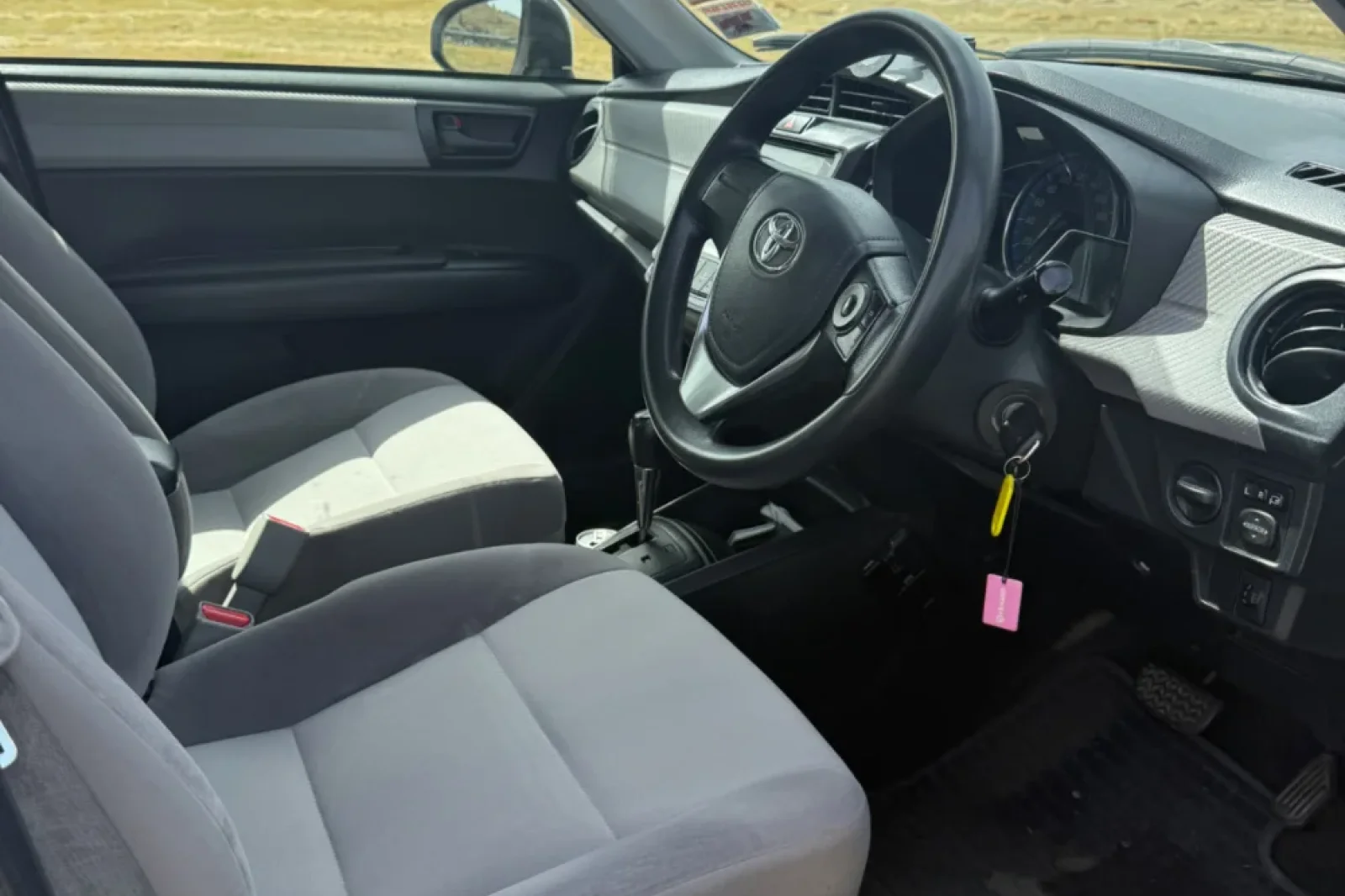 Rent Toyota Corolla  White 2015 in Queenstown - 4 