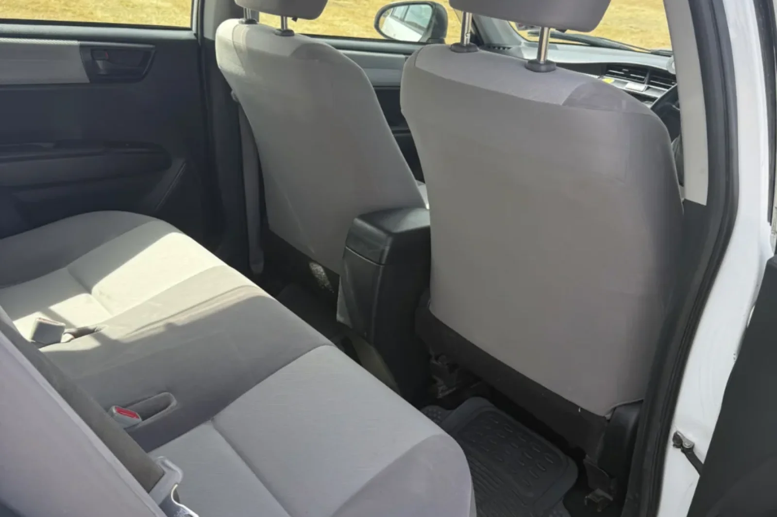 Rent Toyota Corolla  White 2015 in Queenstown - 5 