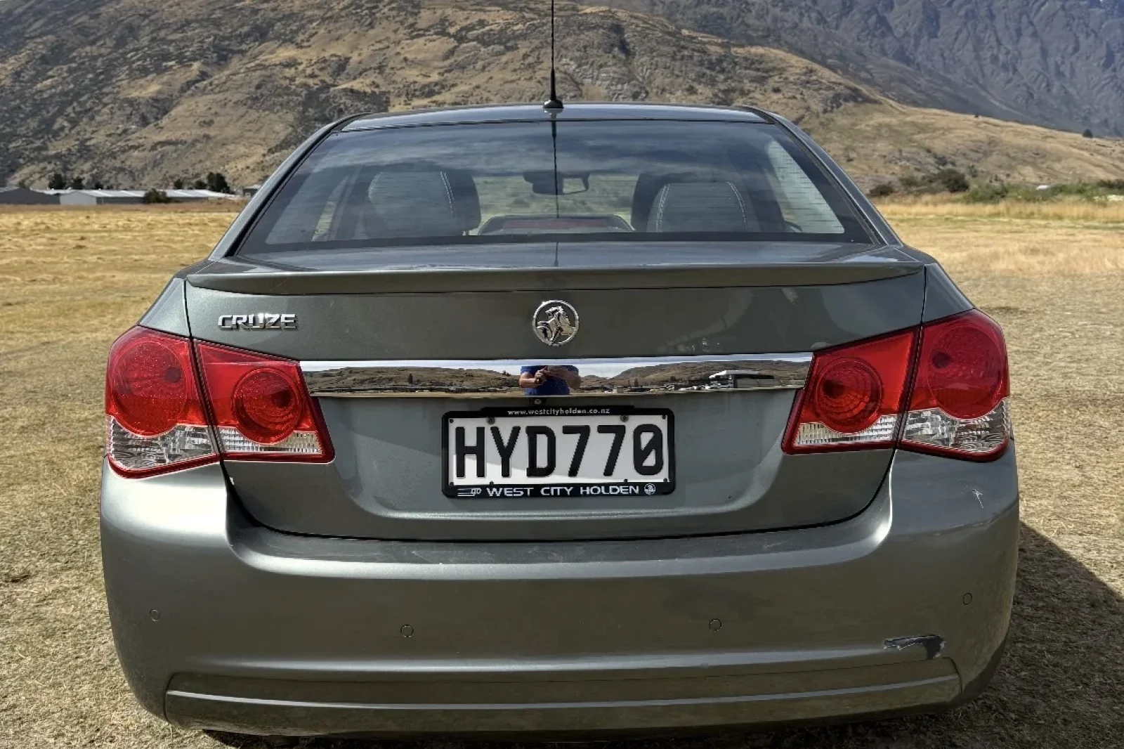 Rent Chevrolet Cruze S Grey 2015 in Queenstown - 5 