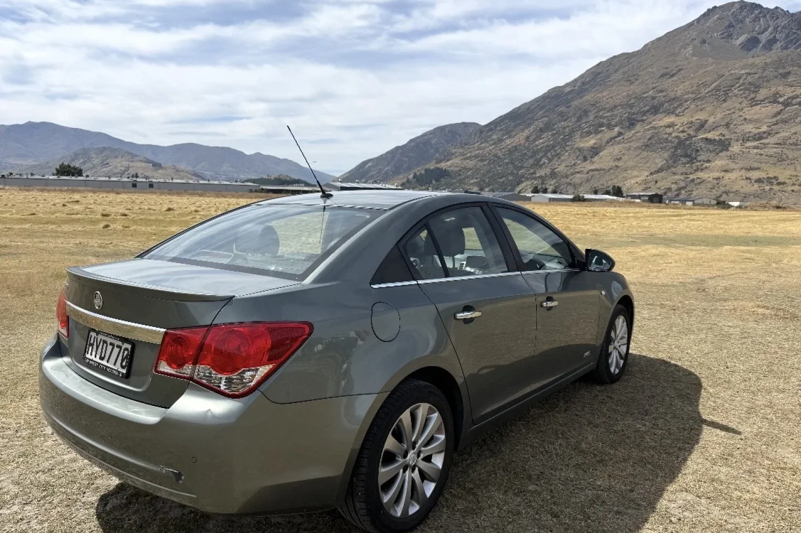 Rent Chevrolet Cruze S Grey 2015 in Queenstown - 4 
