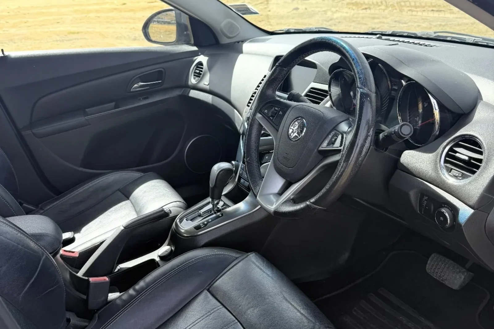 Rent Chevrolet Cruze S Grey 2015 in Queenstown - 3 