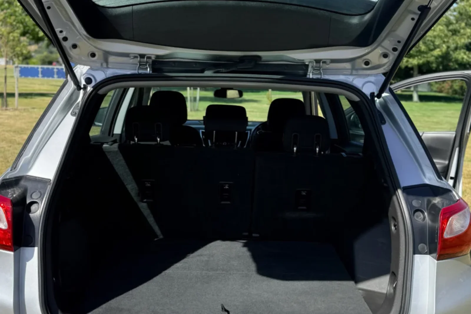 Rent Chevrolet Equinox  Grey 2018 in Queenstown - 7 