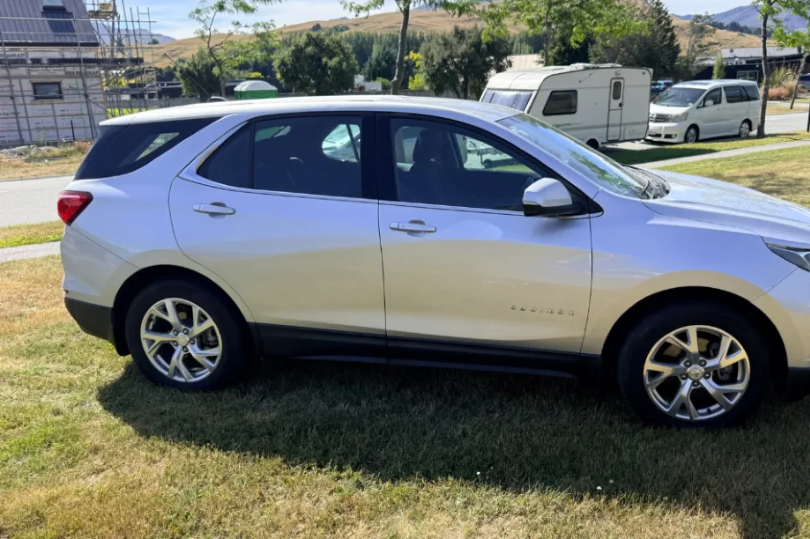 Rent Chevrolet Equinox  Grey 2018 in Queenstown - 5 