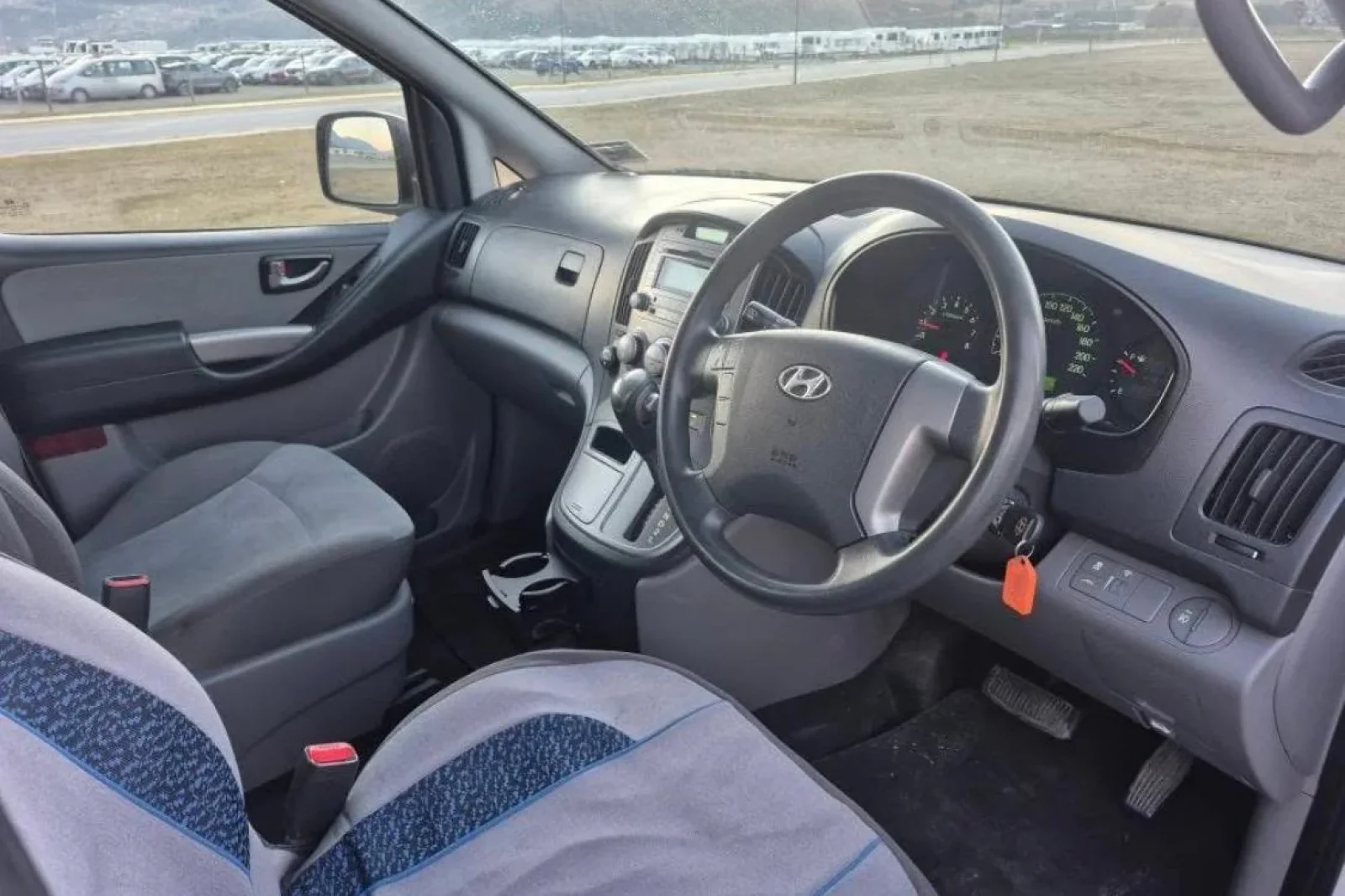 Rent Hyundai H1  White 2015 in Queenstown - 3 