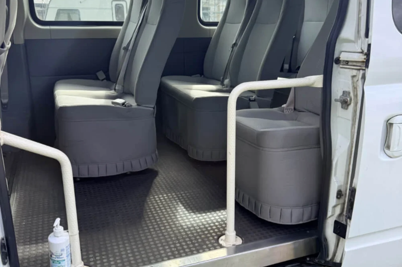 Rent Maxus V80  White 2017 in Queenstown - 4 