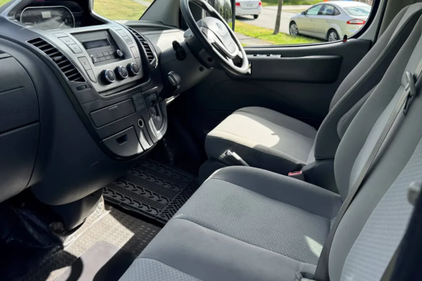 Rent Maxus V80  White 2017 in Queenstown - 5 