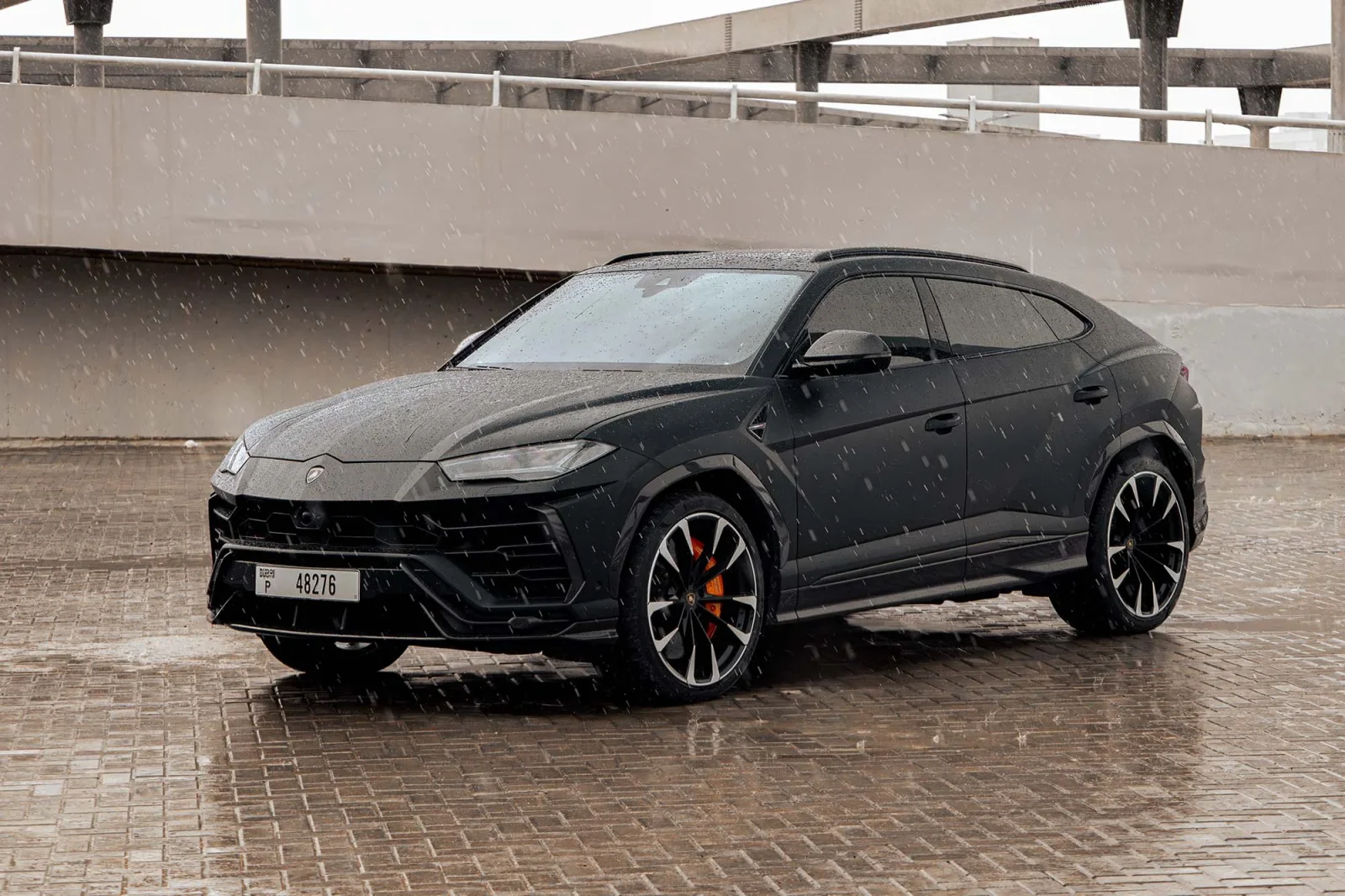 Huren Lamborghini Urus  Zwart 2021 in Abu Dhabi - 7 