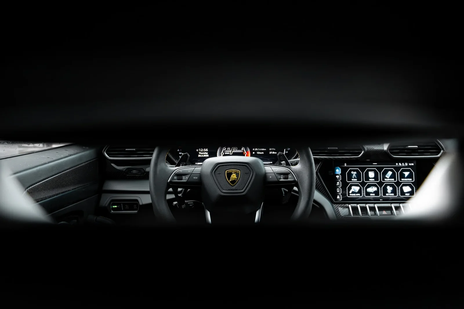 Huren Lamborghini Urus  Zwart 2021 in Abu Dhabi - 11 