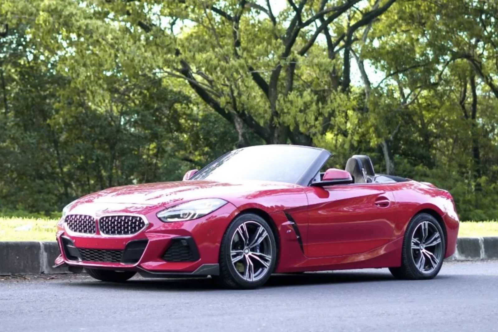 Miete BMW Z4  Rot 2023 in der Bali