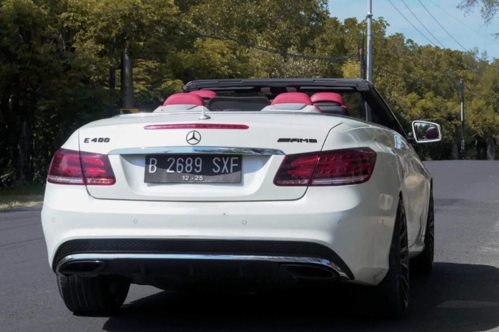 Miete Mercedes-Benz E-Class 250 Weiß 2017 in der Bali - 3 