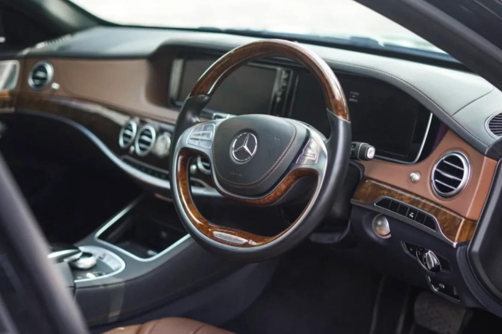 Affitto Mercedes-Benz S-Class 400 Nero 2017 in Bali - 7 