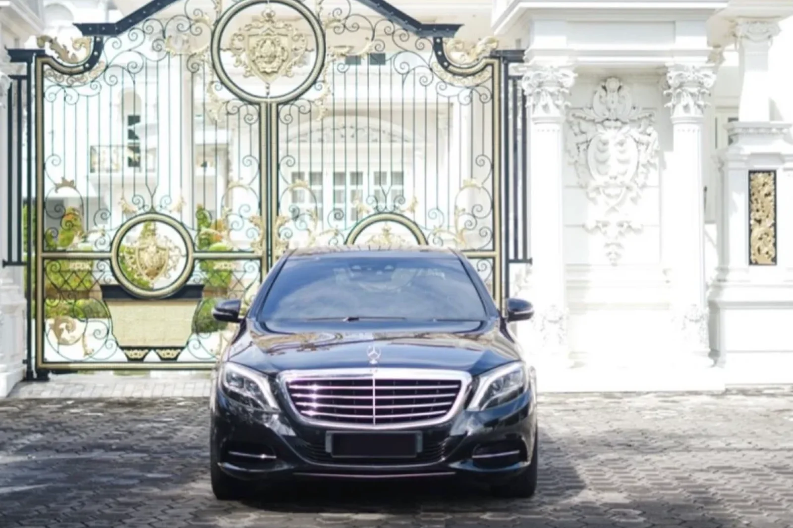 Affitto Mercedes-Benz S-Class 400 Nero 2017 in Bali
