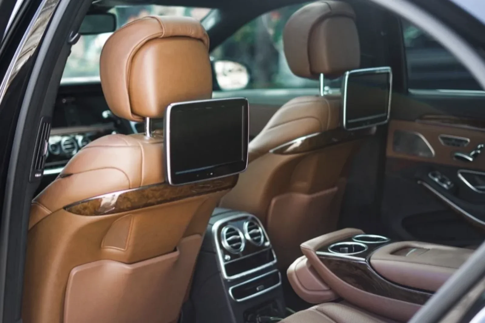 Affitto Mercedes-Benz S-Class 400 Nero 2017 in Bali - 3 