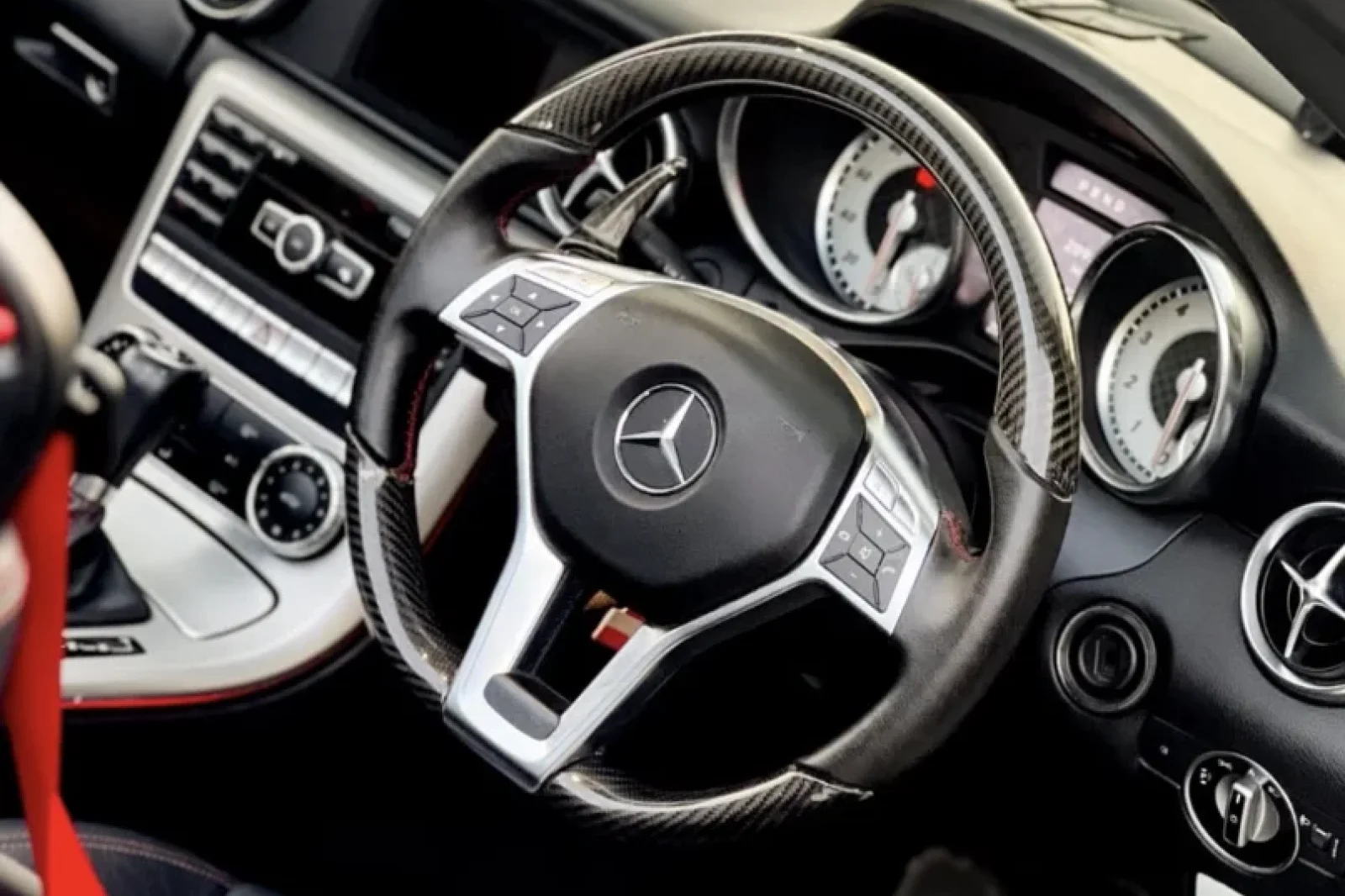 Affitto Mercedes-Benz SLK-Class  Bianco 2015 in Bali - 3 