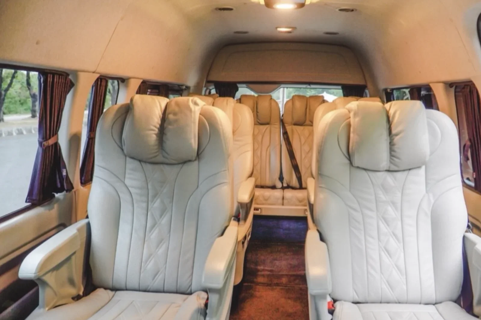 Affitto Toyota Hiace  Argento 2019 in Bali - 4 