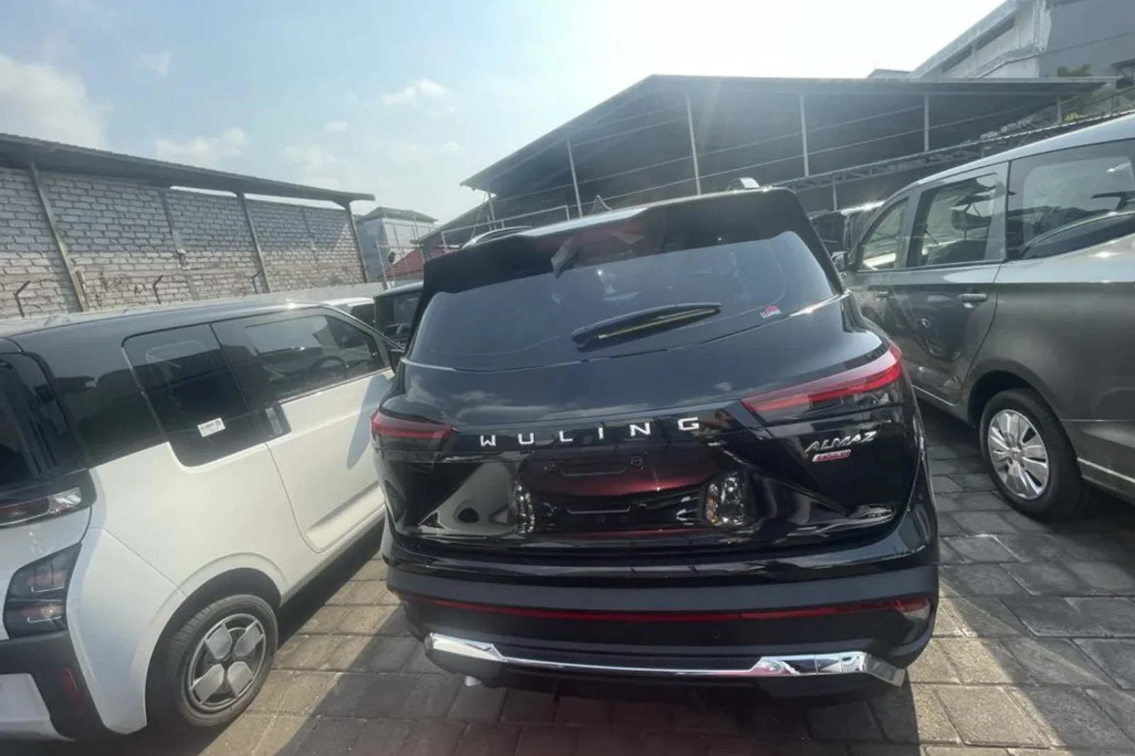 Affitto Wuling Almaz  Nero 2023 in Bali - 5 