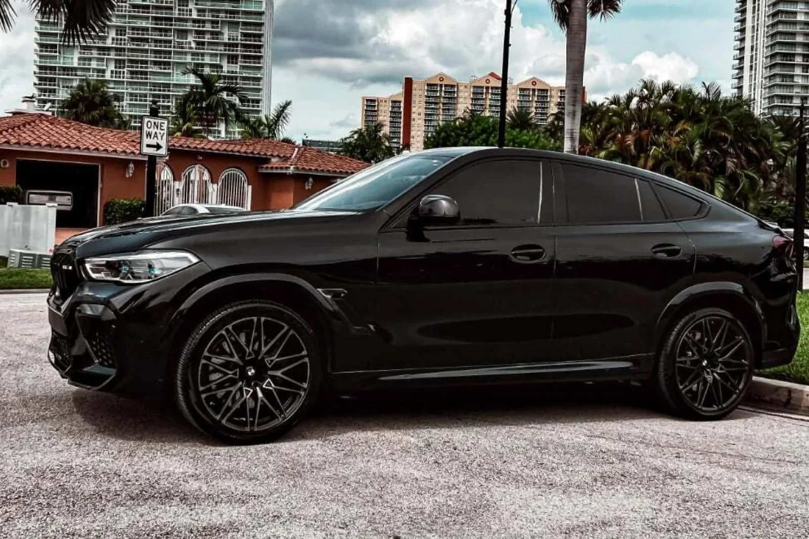 Rent BMW X6M Competition Black 2023 in Miami - 7 