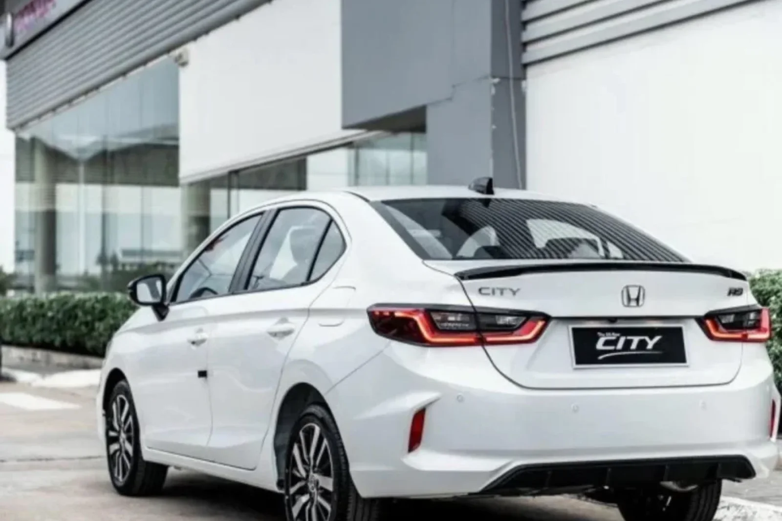 Rent Honda City  White 2021 in Nha Trang - 3 