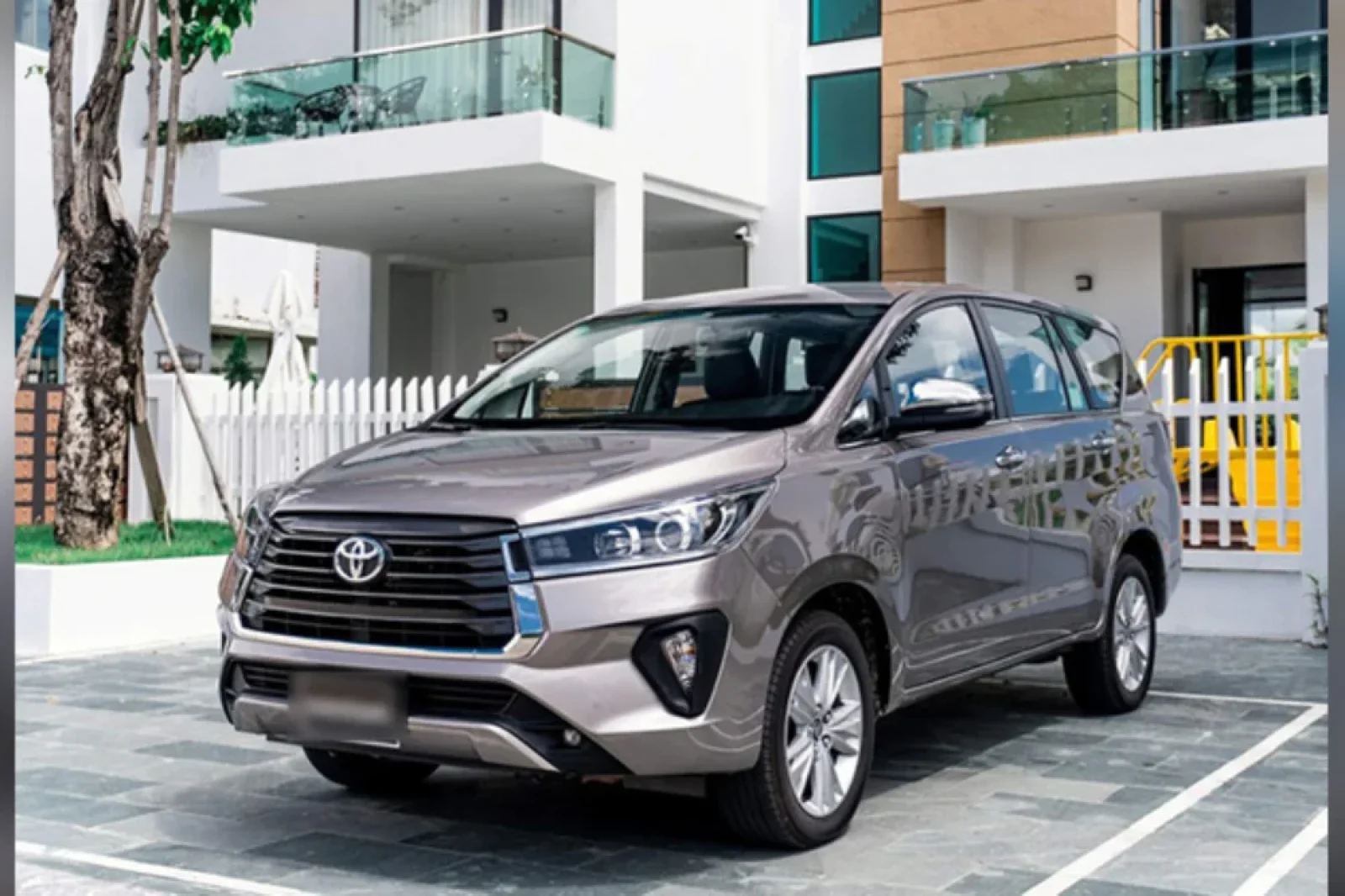 Rent Toyota Innova  Grey 2021 in Nha Trang - 3 