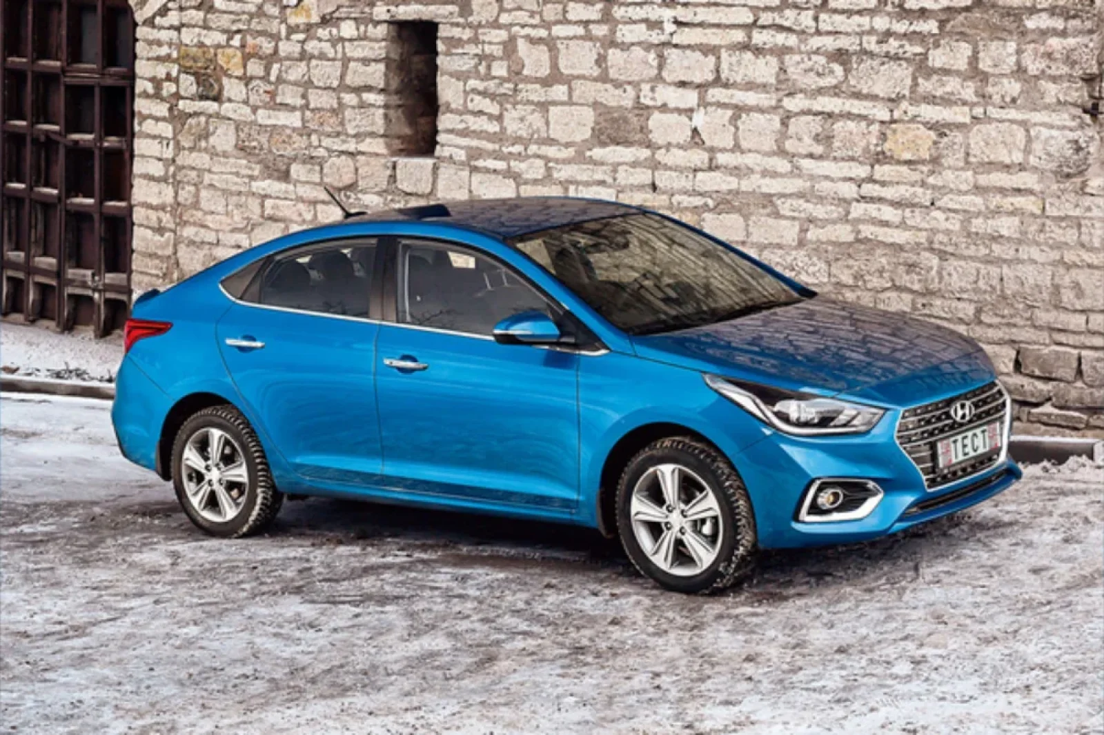 Rent Hyundai Accent  Red 2018 in Nha Trang - 2 
