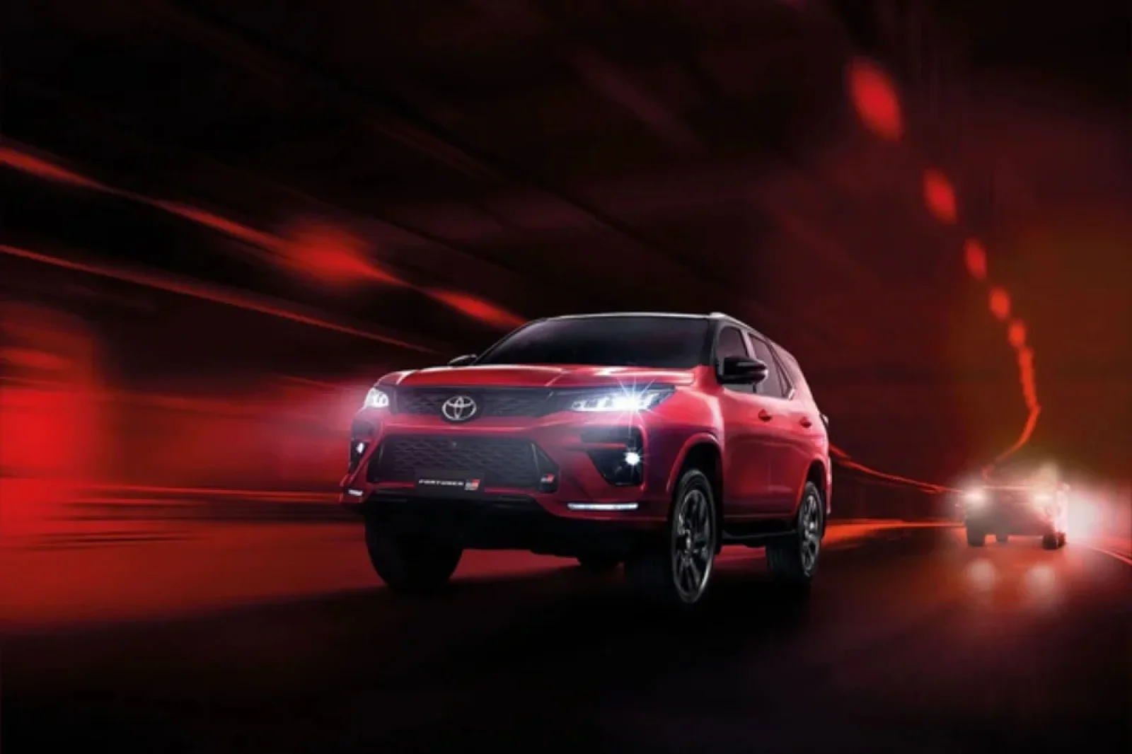 Rent Toyota Fortuner  White 2021 in Nha Trang - 3 