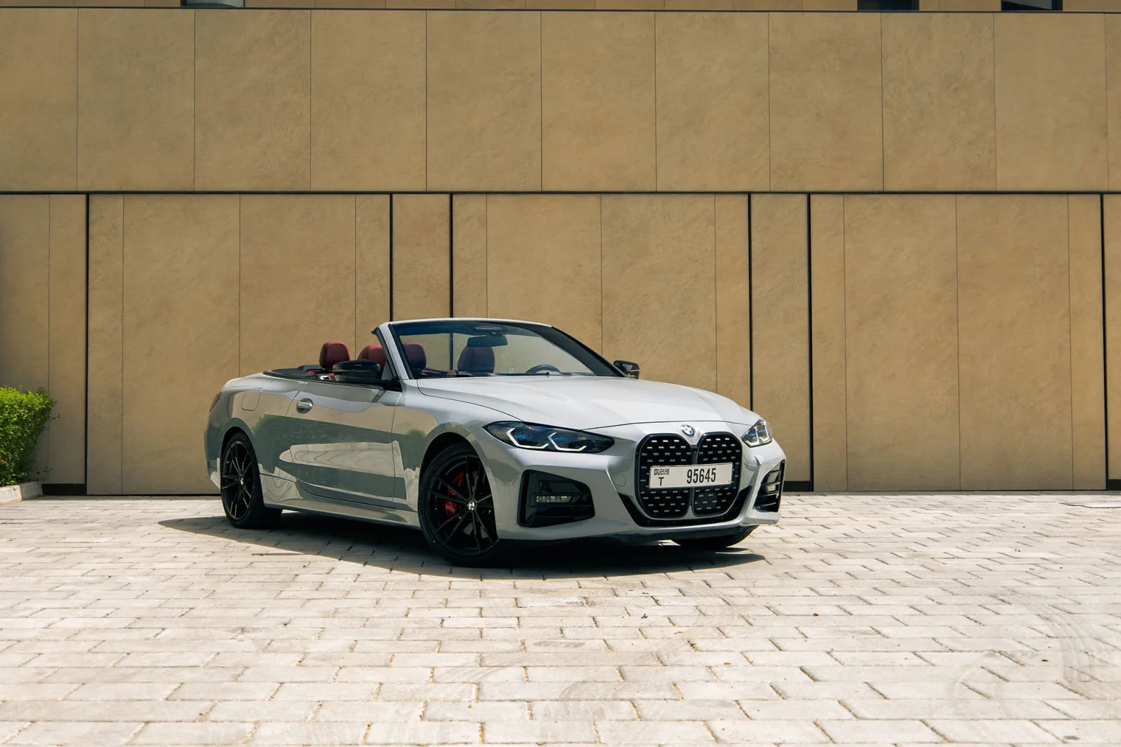 Huren BMW 4-Series 440 Grijs 2024 in Abu Dhabi - 20 