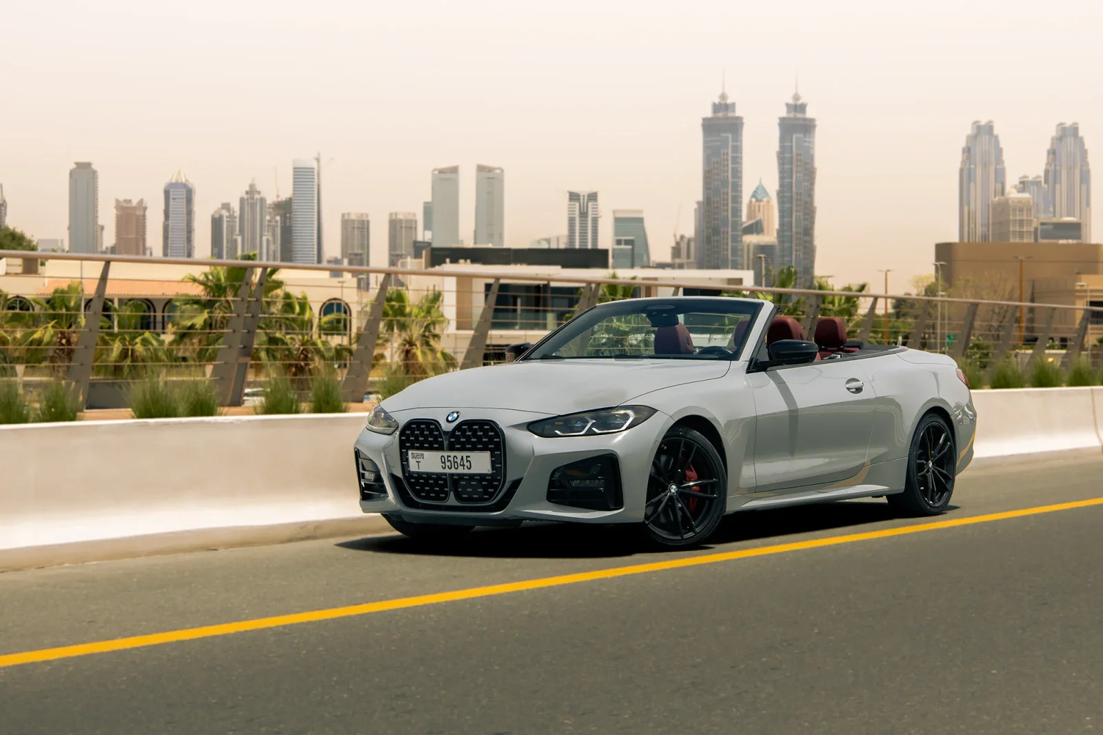 Huren BMW 4-Series 440 Grijs 2024 in Abu Dhabi - 2 