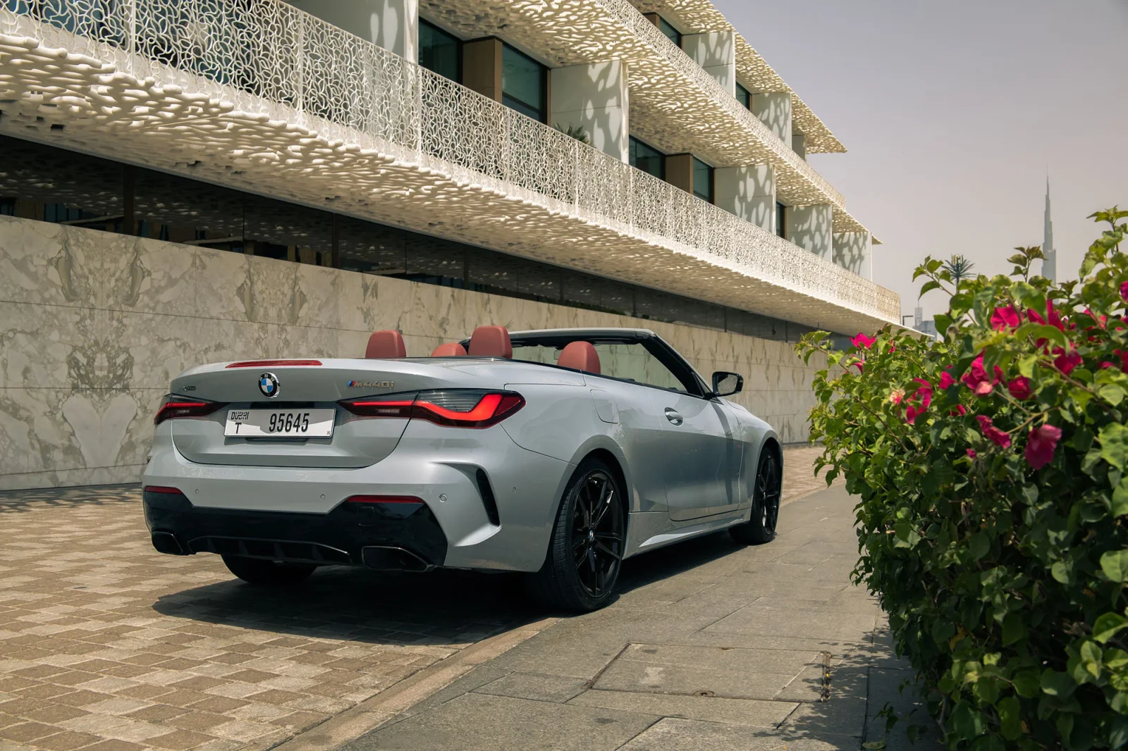 Huren BMW 4-Series 440 Grijs 2024 in Abu Dhabi - 17 