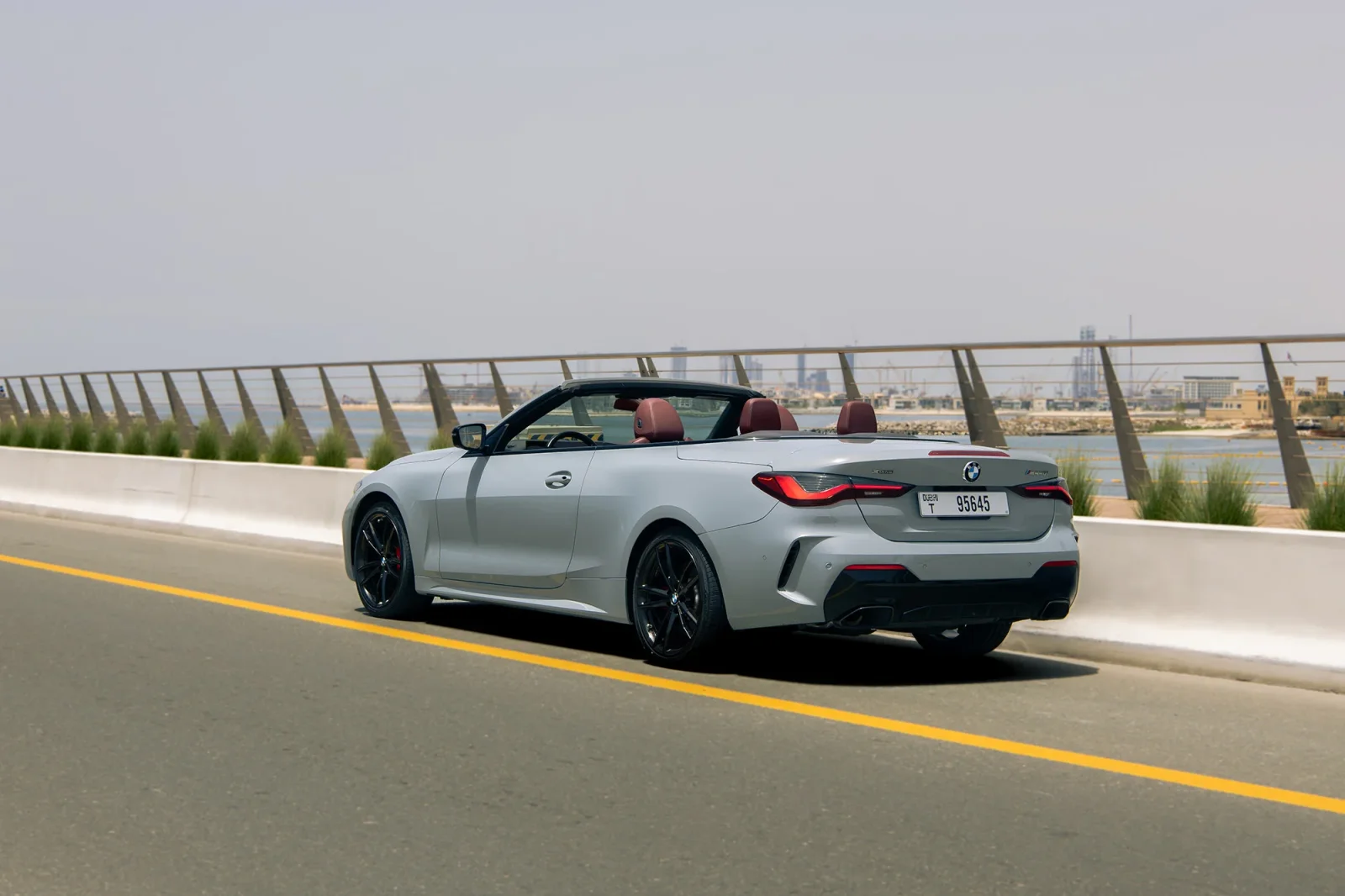 Huren BMW 4-Series 440 Grijs 2024 in Abu Dhabi - 9 