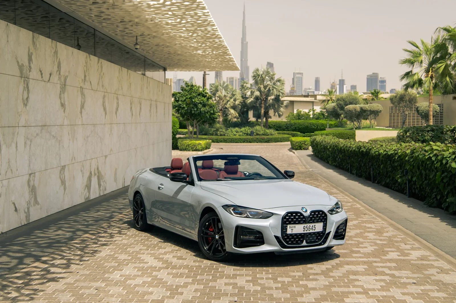 Huren BMW 4-Series 440 Grijs 2024 in Abu Dhabi