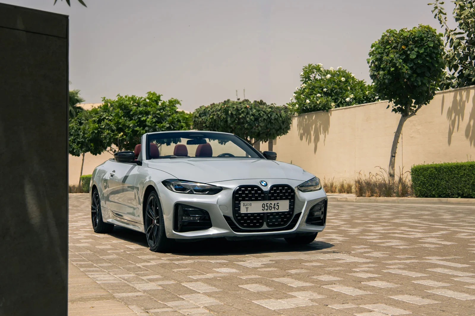 Huren BMW 4-Series 440 Grijs 2024 in Abu Dhabi - 18 