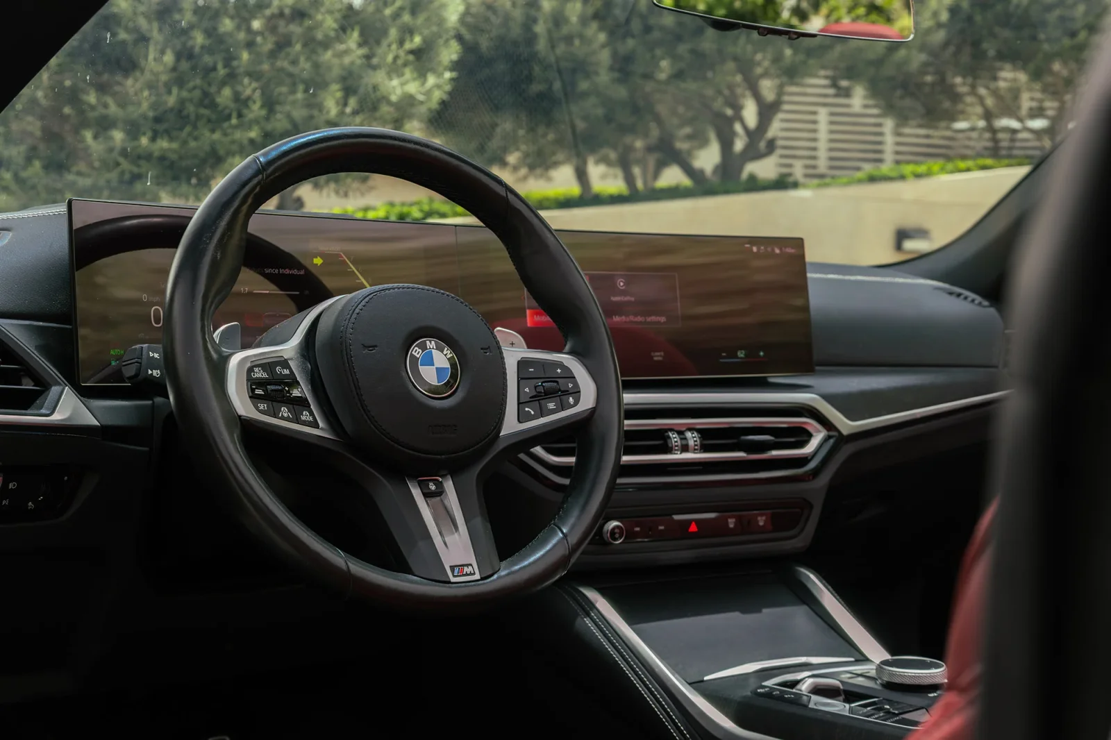 Huren BMW 4-Series 440 Grijs 2024 in Abu Dhabi - 5 