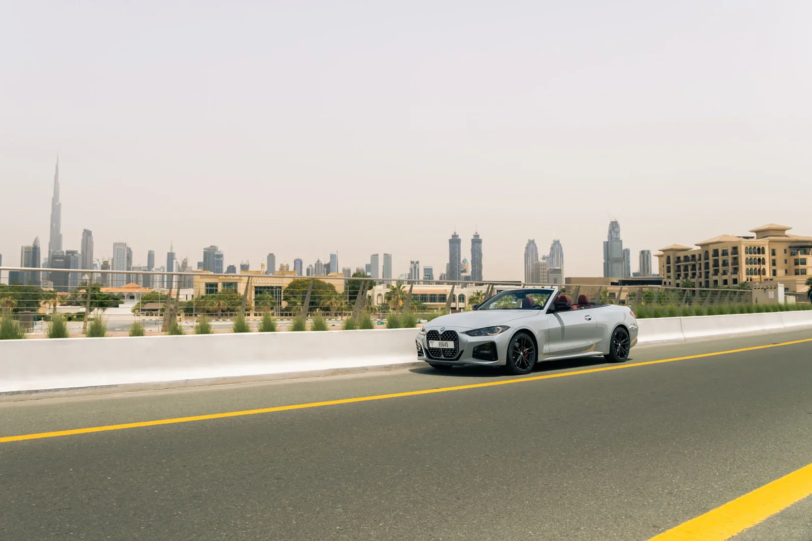Huren BMW 4-Series 440 Grijs 2024 in Abu Dhabi - 3 