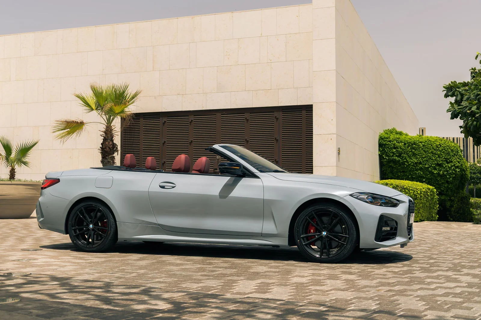 Huren BMW 4-Series 440 Grijs 2024 in Abu Dhabi - 16 