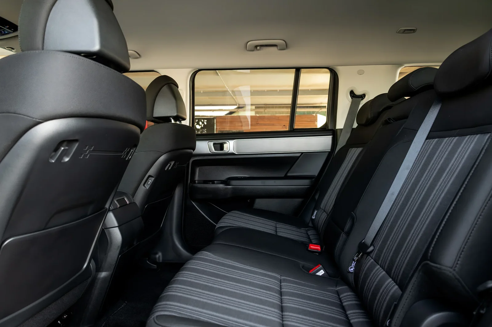 Huren Hyundai Santa Fe  Bruin 2026 in Abu Dhabi - 15 