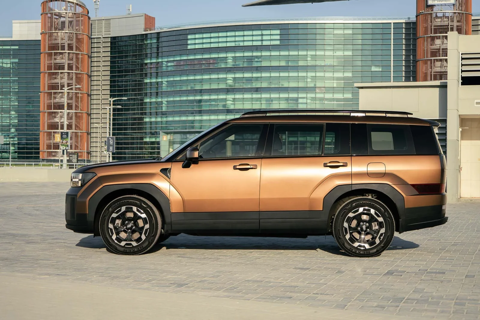 Huren Hyundai Santa Fe  Bruin 2026 in Abu Dhabi - 9 
