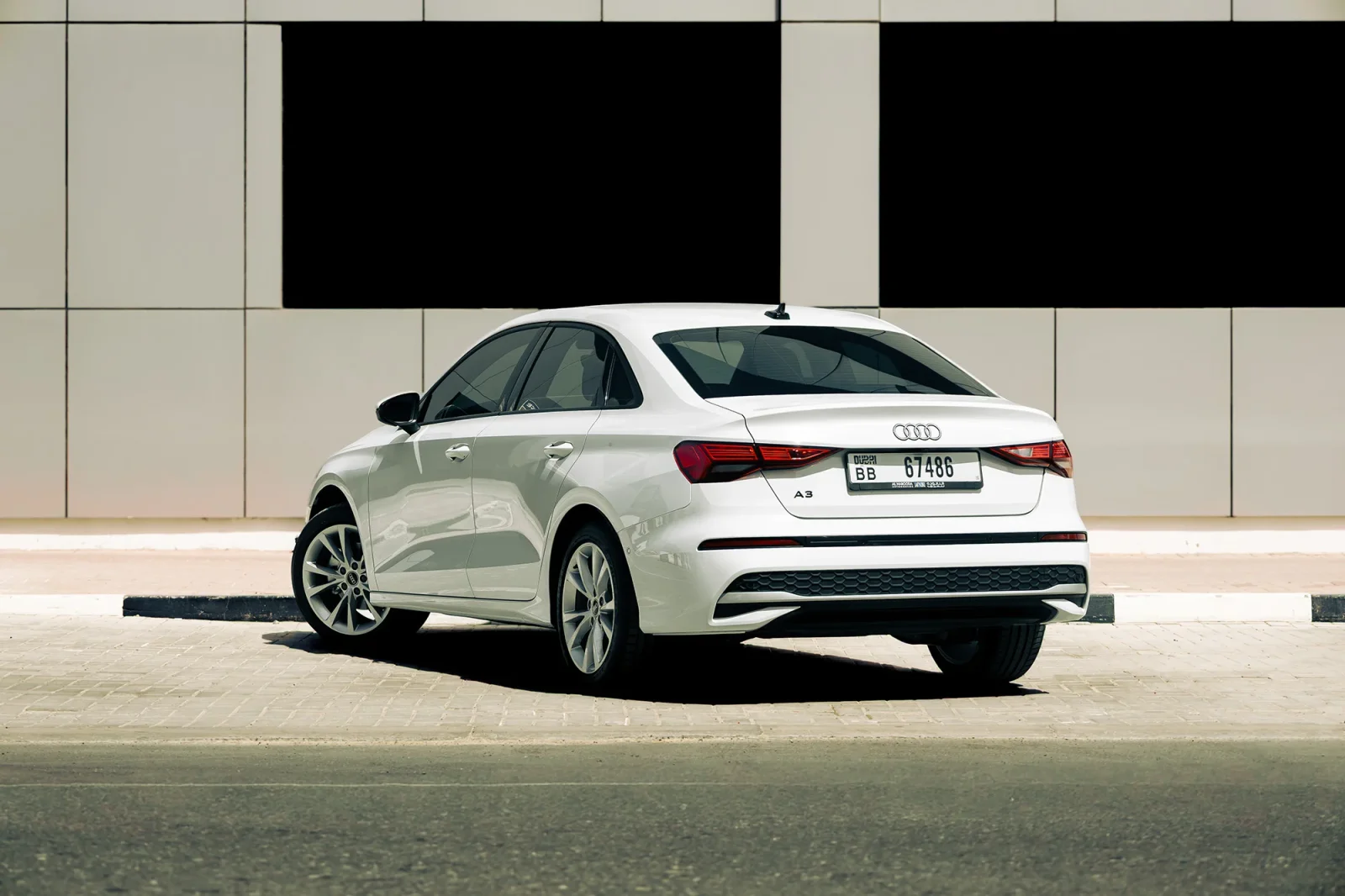 Huren Audi A3  Wit 2026 in Abu Dhabi - 8 