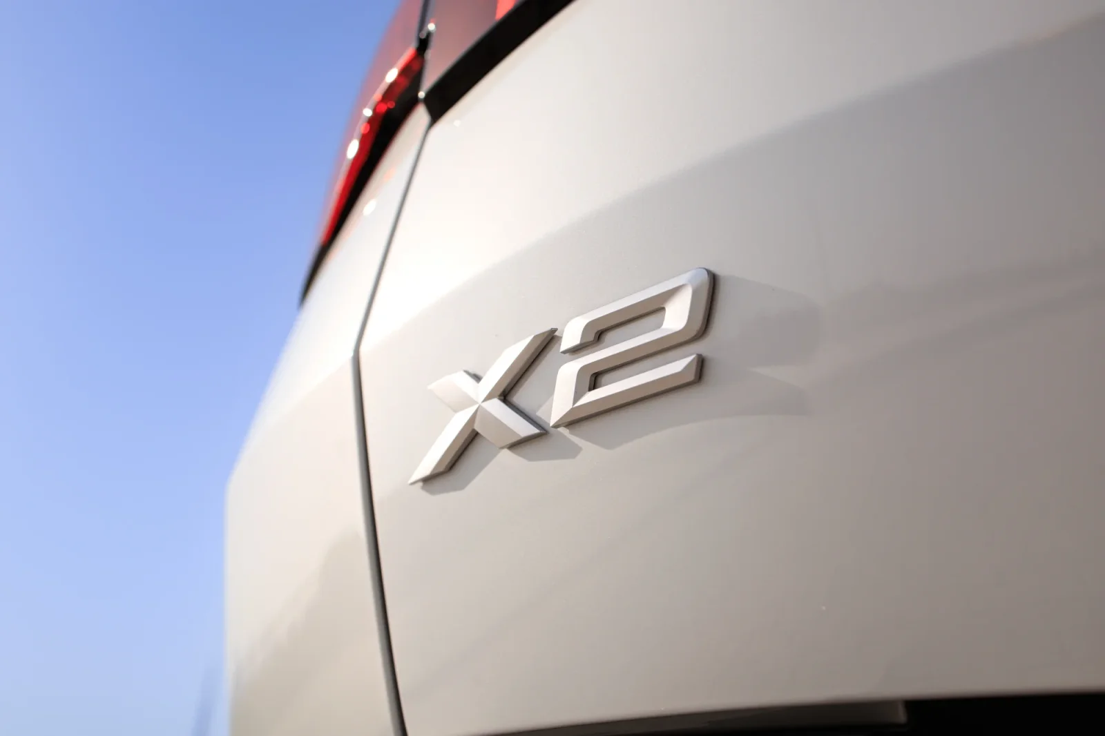 Huren BMW X2  Wit 2026 in Abu Dhabi - 15 